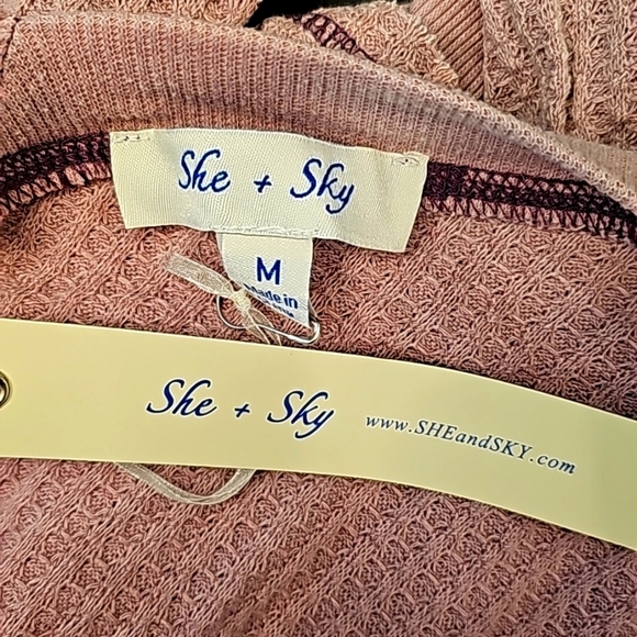 She + Sky Mauve Waffle V Neckline Long-Sleeve Thermal Top - Size Medium - Picture 5 of 6